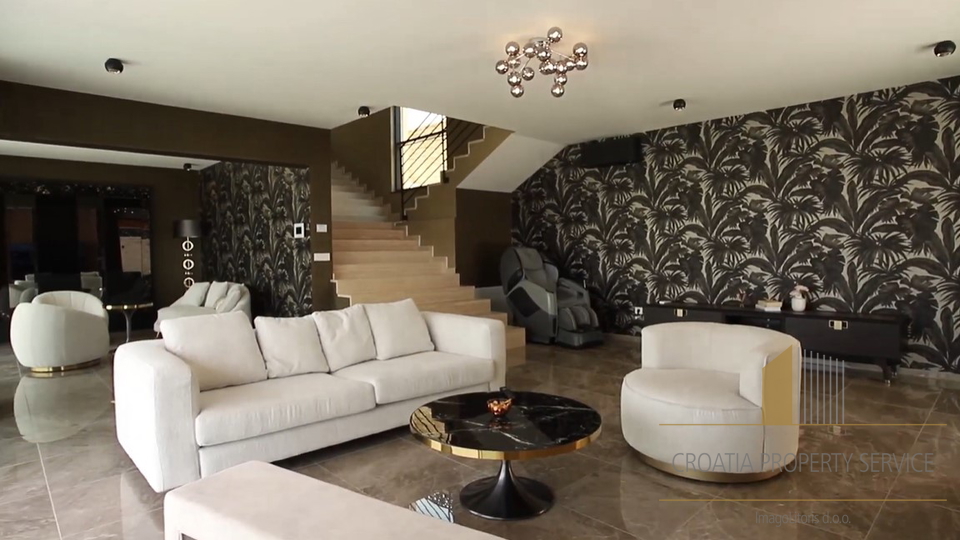 Luxuriöse Designervilla 1. Reihe zum Meer in der Nähe von Zadar!