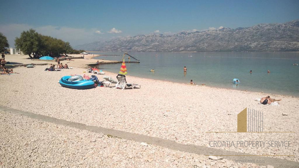 A villa with a pool and direct access to the beach near Zadar!