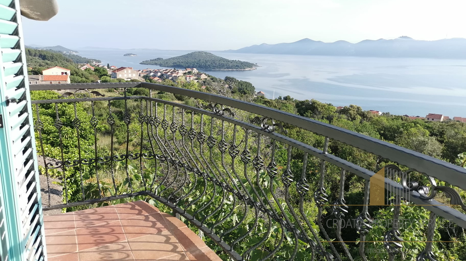 Šarmantna kamena kuća s panoramskim pogledom na more u okolici Zadra!