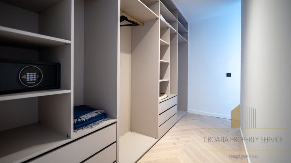 Luxury residential building with a beautiful view of the city and the sea - Dubrovnik!