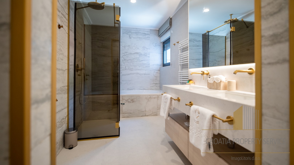 Luxury residential building with a beautiful view of the city and the sea - Dubrovnik!