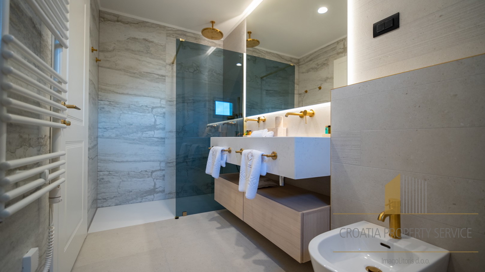 Luxury residential building with a beautiful view of the city and the sea - Dubrovnik!