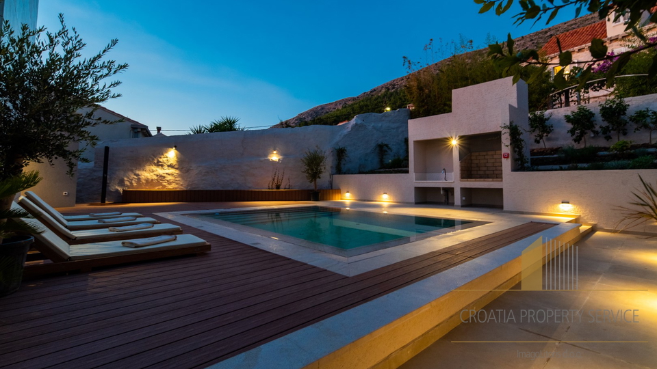 Luxury residential building with a beautiful view of the city and the sea - Dubrovnik!