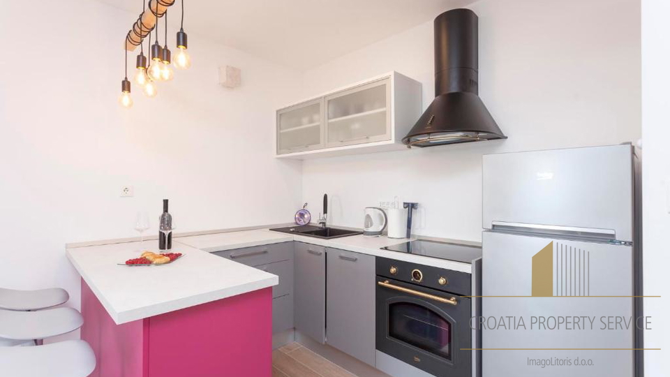 Exklusive Steinvilla in erster Meereslinie an der Makarska Riviera!