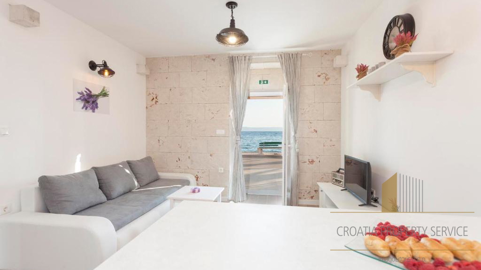 Exklusive Steinvilla in erster Meereslinie an der Makarska Riviera!