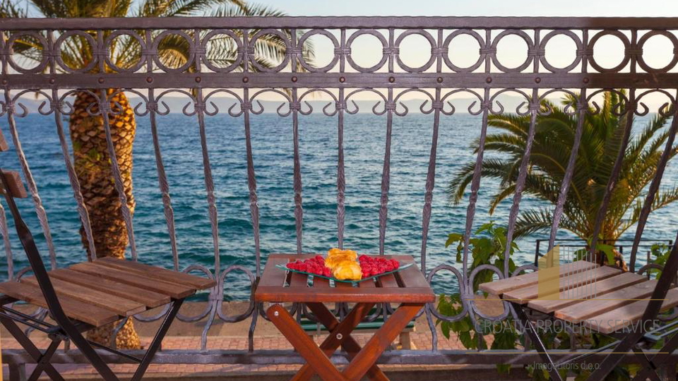 Exklusive Steinvilla in erster Meereslinie an der Makarska Riviera!