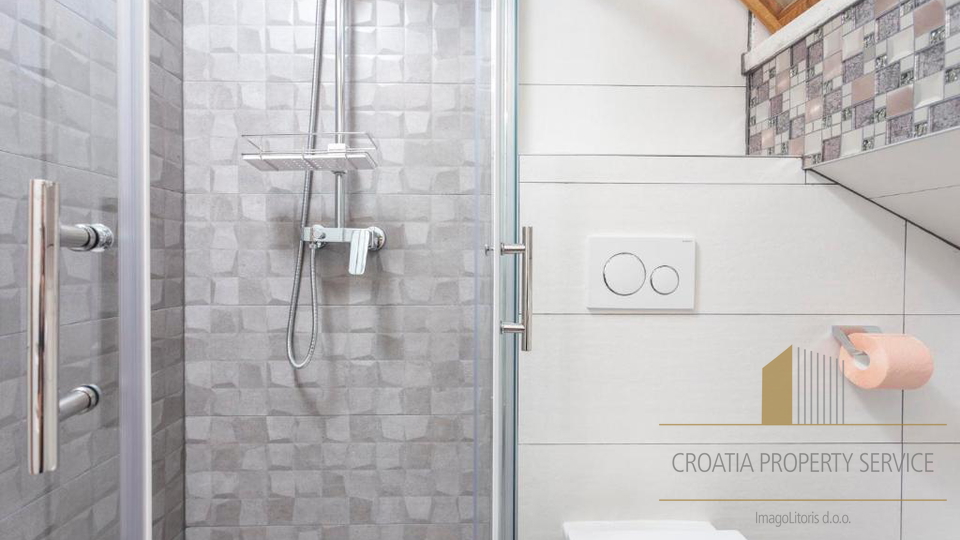 Exklusive Steinvilla in erster Meereslinie an der Makarska Riviera!