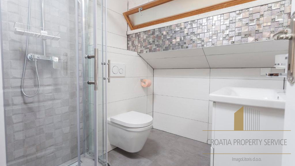 Exklusive Steinvilla in erster Meereslinie an der Makarska Riviera!