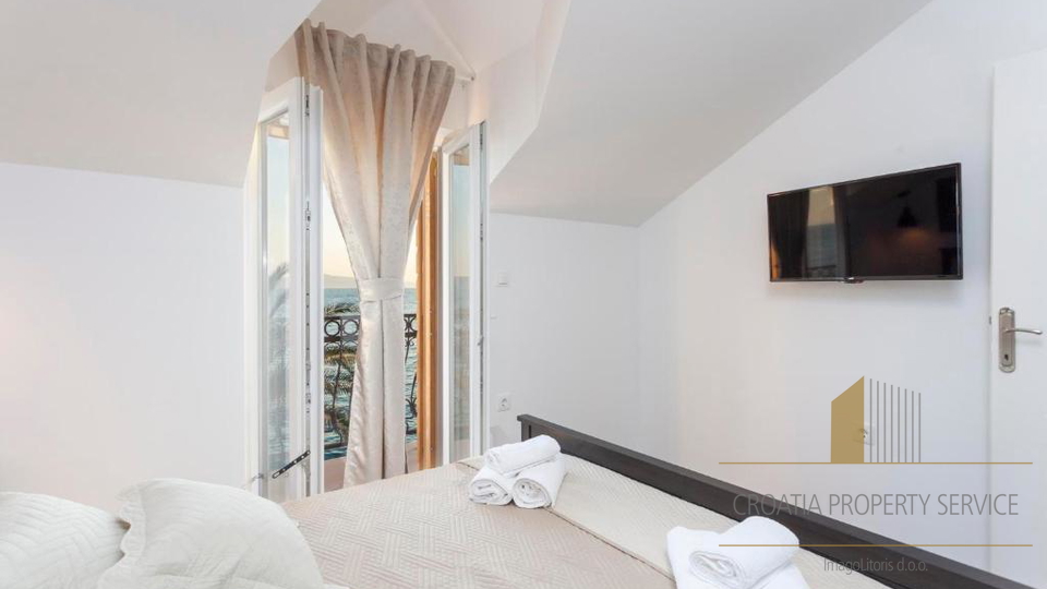 Exklusive Steinvilla in erster Meereslinie an der Makarska Riviera!