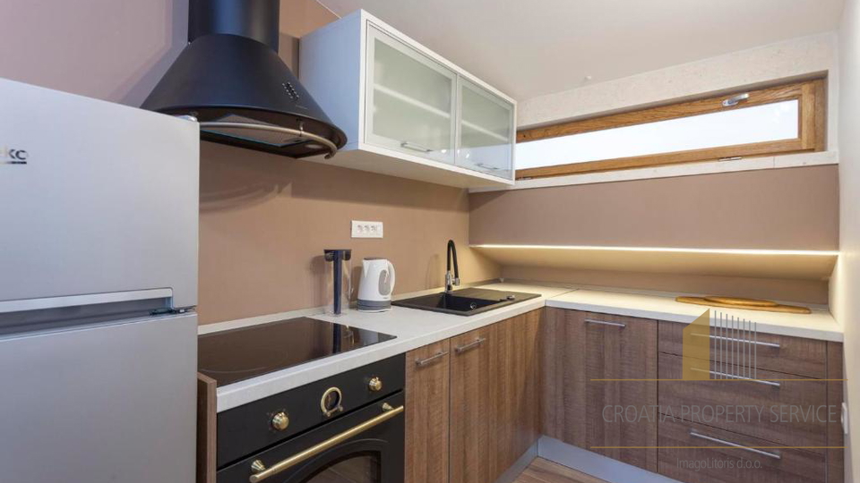 Exklusive Steinvilla in erster Meereslinie an der Makarska Riviera!