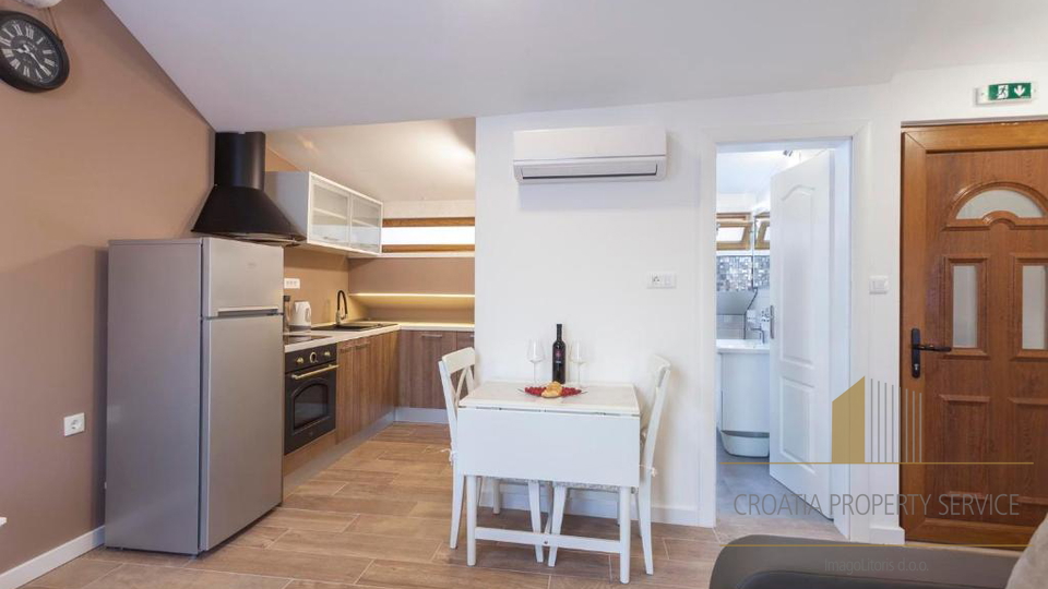 Exklusive Steinvilla in erster Meereslinie an der Makarska Riviera!