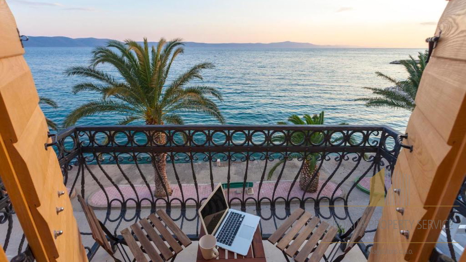 Exklusive Steinvilla in erster Meereslinie an der Makarska Riviera!