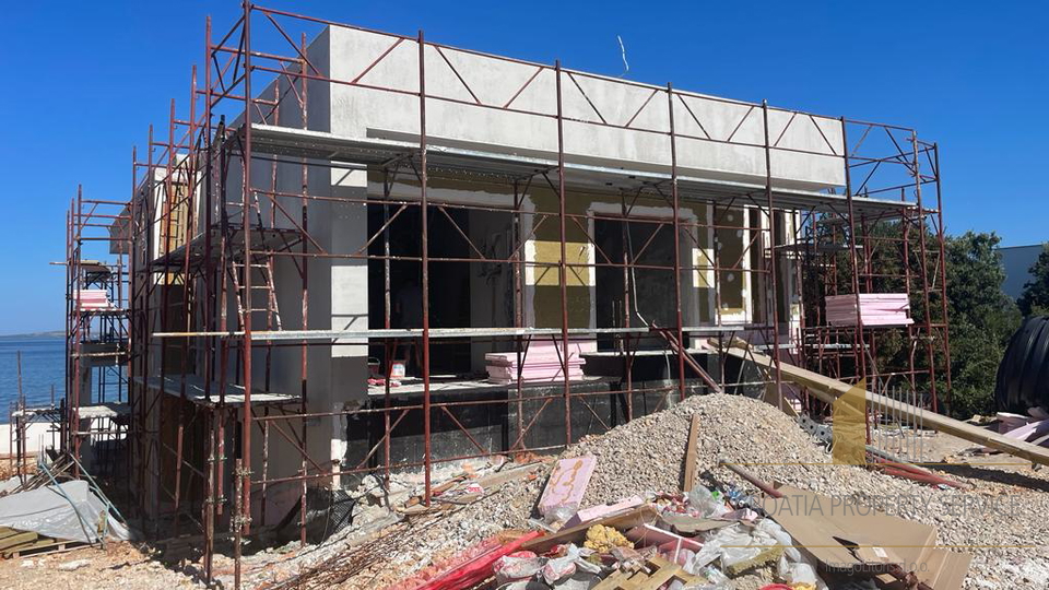 Luxusvilla in exklusiver Lage am Strand – Zaton!