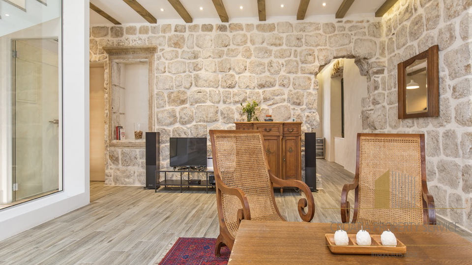 Bellissima casa in pietra, prima fila sul mare, sull'isola di Šipan!