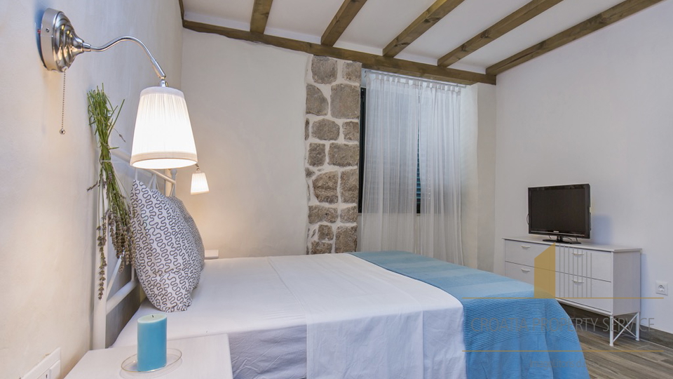 Bellissima casa in pietra, prima fila sul mare, sull'isola di Šipan!