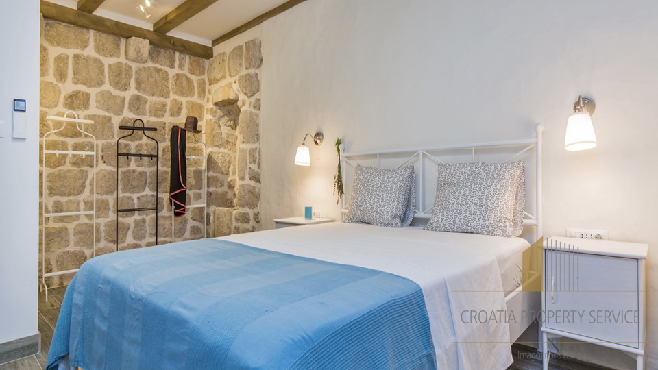 Bellissima casa in pietra, prima fila sul mare, sull'isola di Šipan!