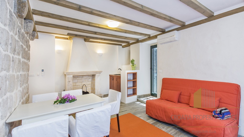 Bellissima casa in pietra, prima fila sul mare, sull'isola di Šipan!
