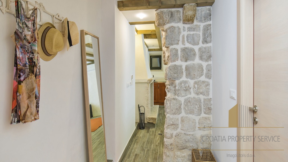 Bellissima casa in pietra, prima fila sul mare, sull'isola di Šipan!