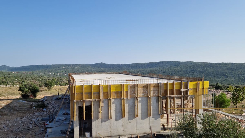 Land with family farm under construction with a panoramic view over Rogoznica!