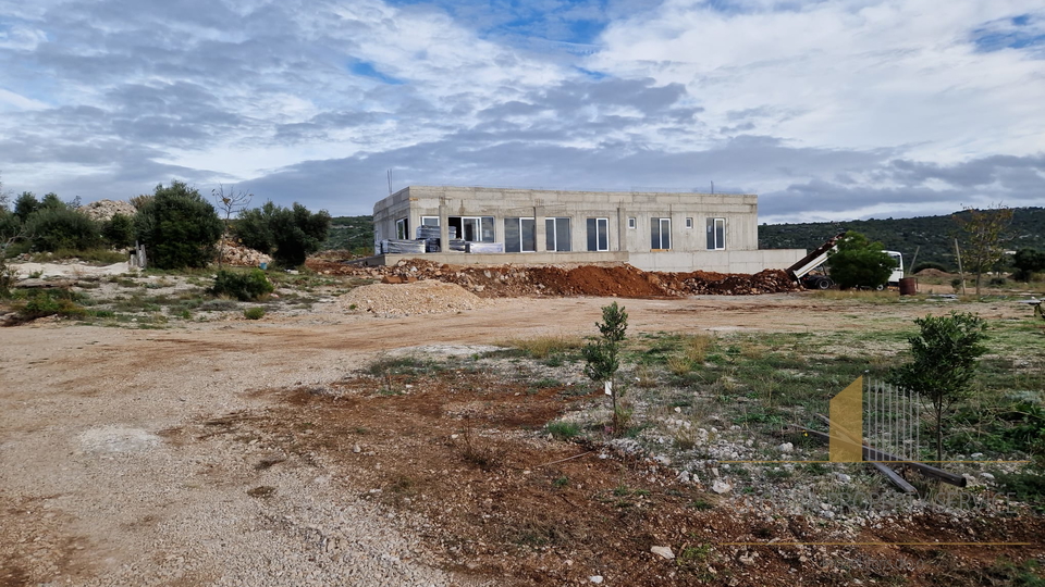 Land with family farm under construction with a panoramic view over Rogoznica!
