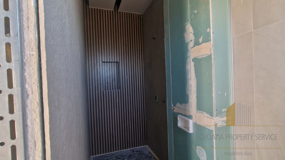 Casa, 356 m2, Vendita, Rogoznica