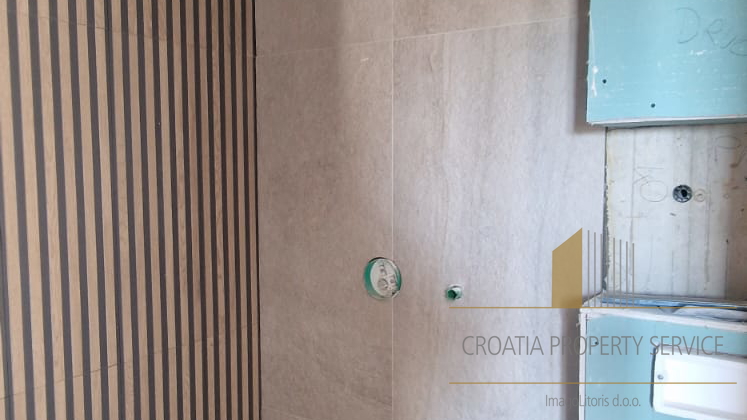 Casa, 356 m2, Vendita, Rogoznica