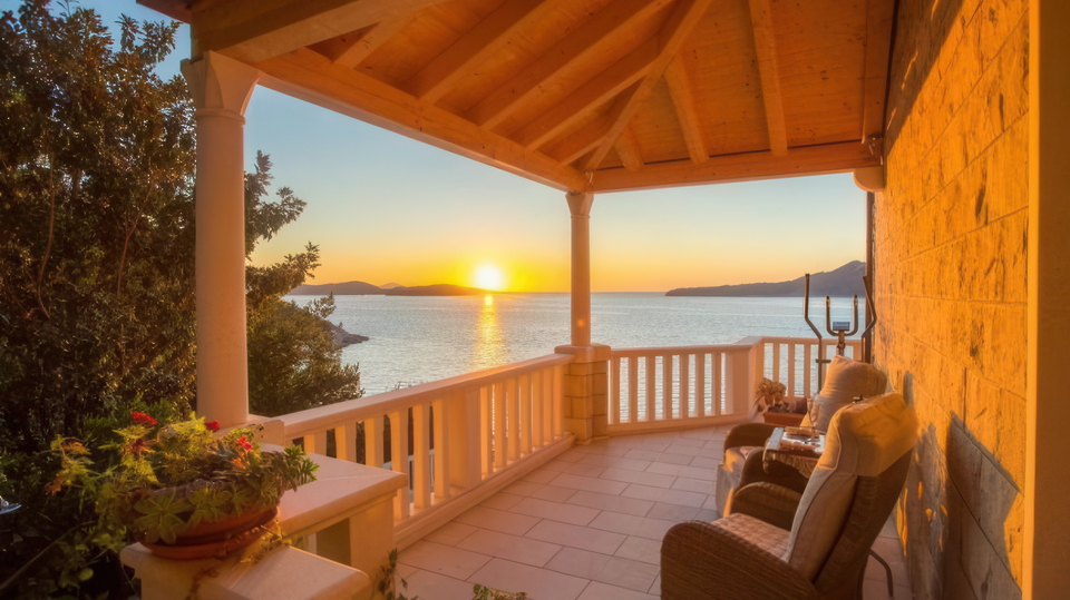 Beautiful villa in the first row by the sea and a beautiful beach near Dubrovnik&excl;