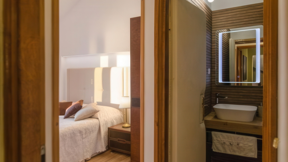 Beautiful villa in the first row by the sea and a beautiful beach near Dubrovnik&excl;