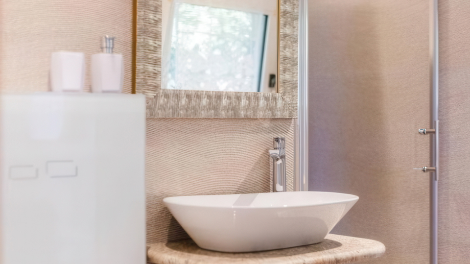 Beautiful villa in the first row by the sea and a beautiful beach near Dubrovnik&excl;