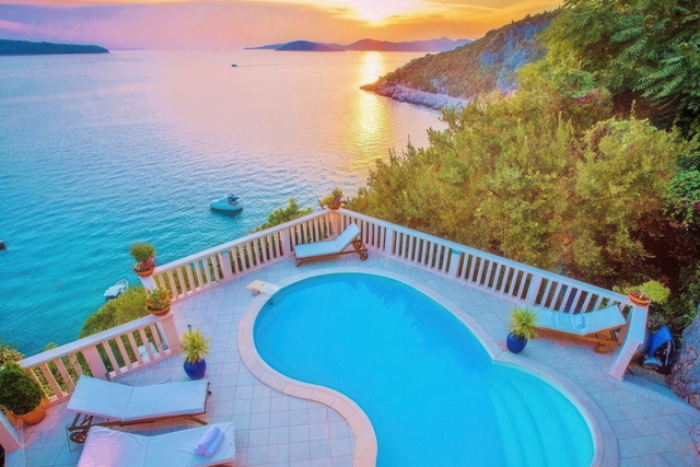Beautiful villa in the first row by the sea and a beautiful beach near Dubrovnik!
