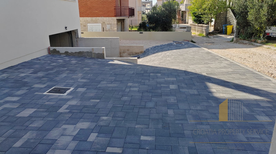 Edificio in ottima posizione a 400 m dal mare a Kaštel Štafilić!
