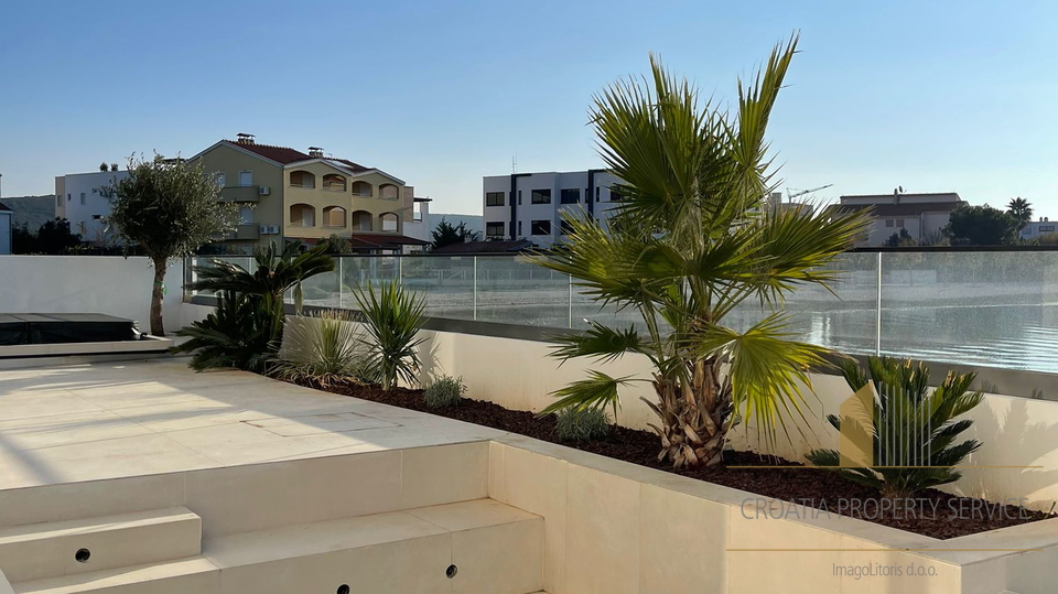 Meravigliosa ed elegante villa di prima fila sul mare - Sukošan!