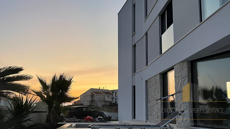 Meravigliosa ed elegante villa di prima fila sul mare - Sukošan!