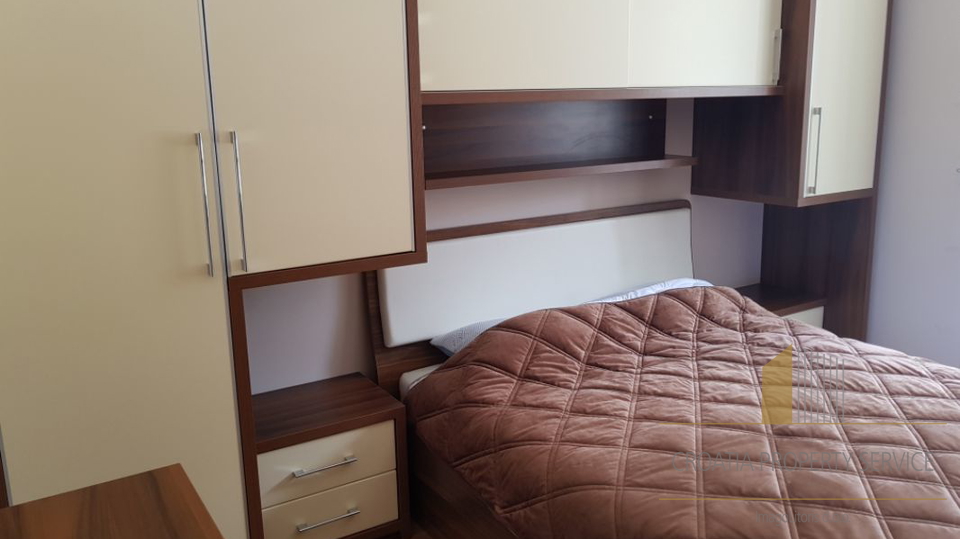 Appartamento bilocale attraente sul lungomare di Makarska!