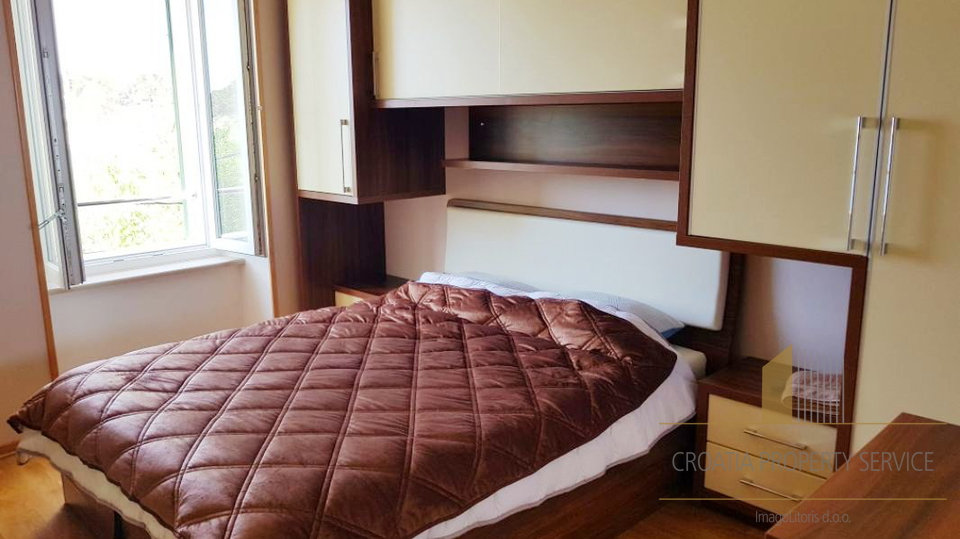 Appartamento bilocale attraente sul lungomare di Makarska!