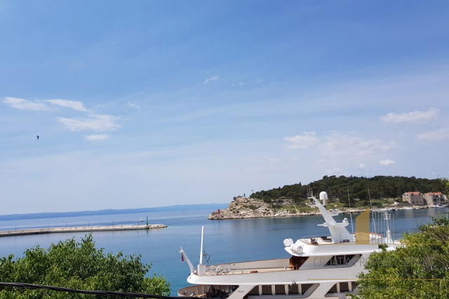 Appartamento bilocale attraente sul lungomare di Makarska!