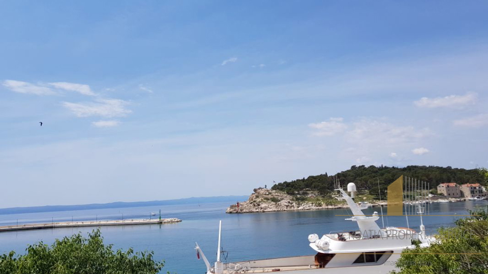 Appartamento bilocale attraente sul lungomare di Makarska!