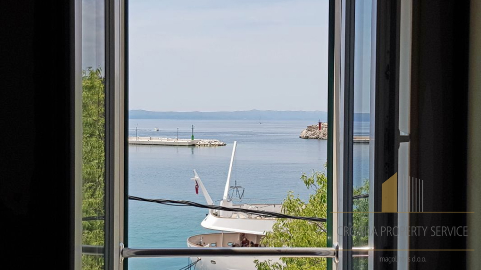 Appartamento bilocale attraente sul lungomare di Makarska!