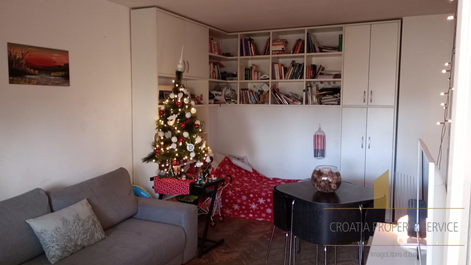 Stanovanje velikosti 60 m2 na odlični lokaciji v širšem centru mesta - Split!