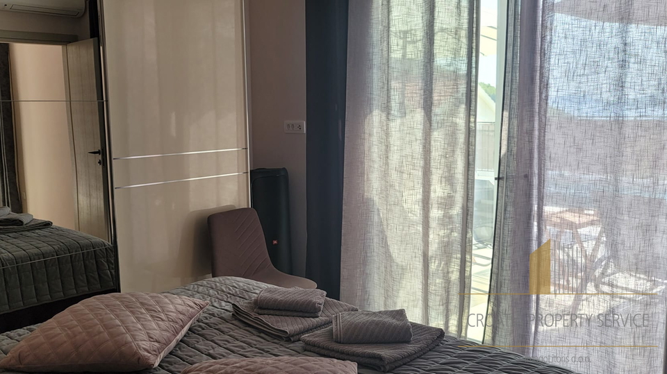 Luxury villa with a beautiful sea view in the vicinity of Trogir!