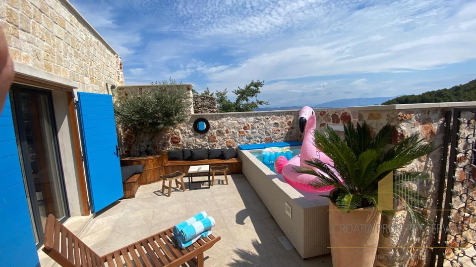 Luxuriöse Steinvilla mit 5* auf der Insel Hvar!
