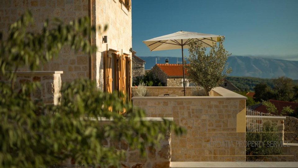 Luxuriöse Steinvilla mit 5* auf der Insel Hvar!