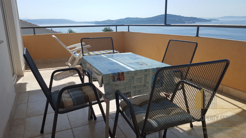 Apartmajska hiša s čudovitim pogledom na morje v bližini Trogirja!