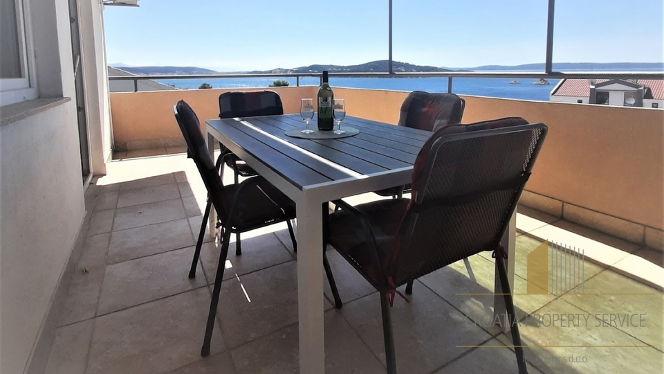 Apartmajska hiša s čudovitim pogledom na morje v bližini Trogirja!