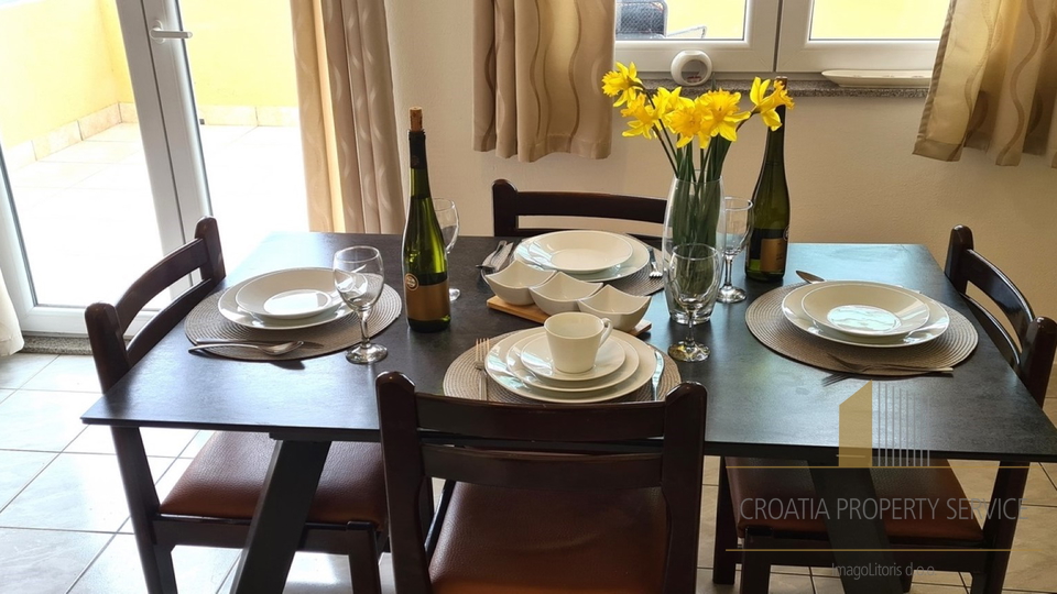 Apartmajska hiša s čudovitim pogledom na morje v bližini Trogirja!