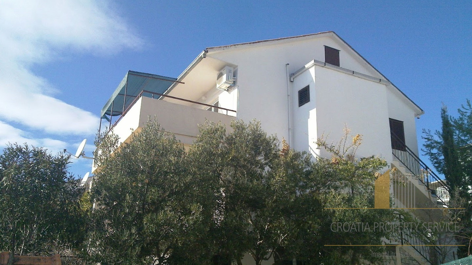 Apartmajska hiša s čudovitim pogledom na morje v bližini Trogirja!