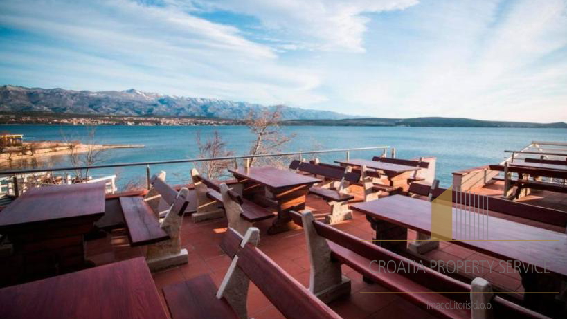 Hotel sa SPA centrom na ekskluzivnoj lokaciji prvi red do plaže - okolica Zadra!