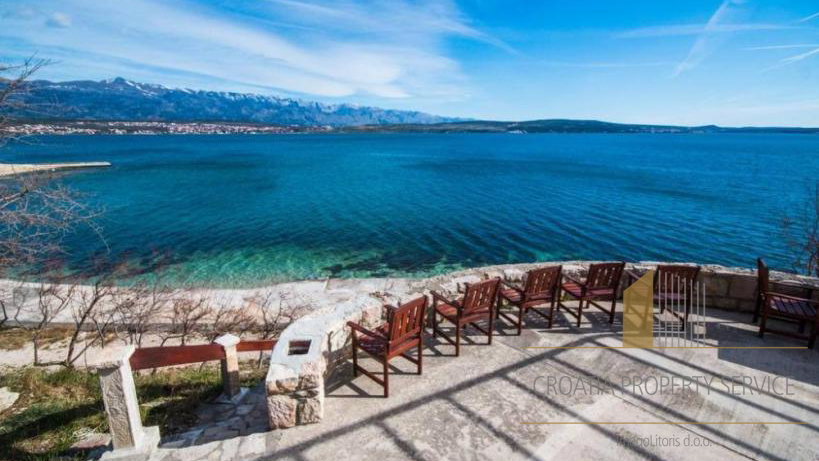 Hotel sa SPA centrom na ekskluzivnoj lokaciji prvi red do plaže - okolica Zadra!