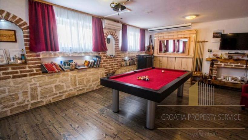Hotel sa SPA centrom na ekskluzivnoj lokaciji prvi red do plaže - okolica Zadra!