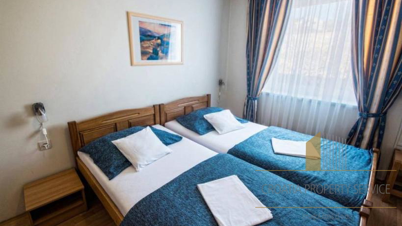 Hotel sa SPA centrom na ekskluzivnoj lokaciji prvi red do plaže - okolica Zadra!